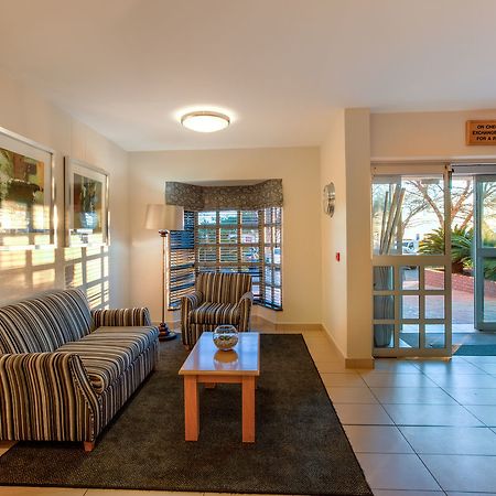 Road Lodge Rustenburg Bagian luar foto