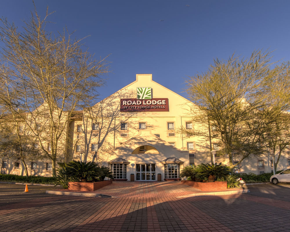 Road Lodge Rustenburg Bagian luar foto