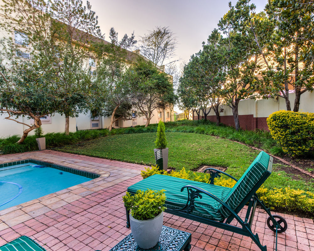 Road Lodge Rustenburg Bagian luar foto