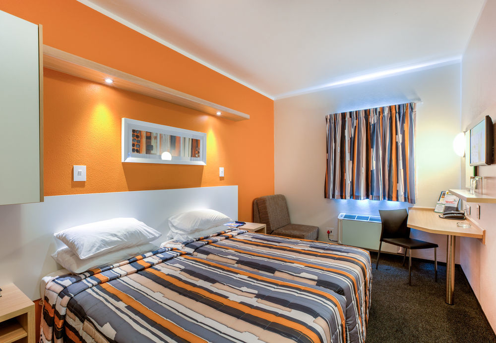 Road Lodge Rustenburg Bagian luar foto