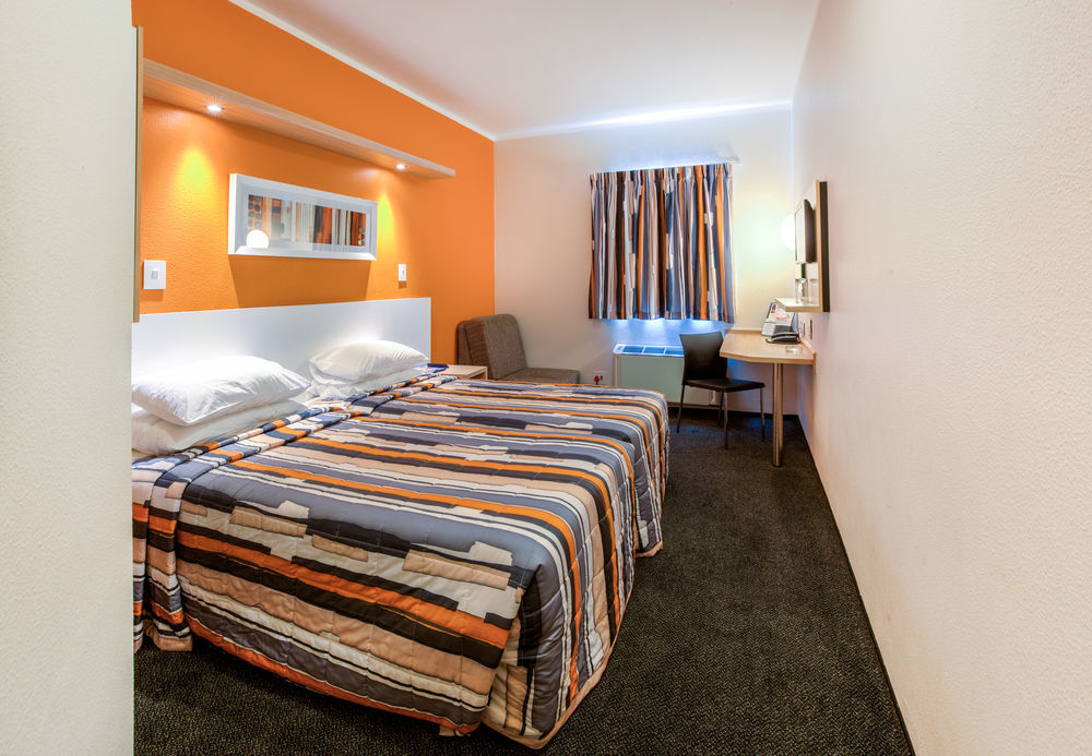 Road Lodge Rustenburg Bagian luar foto
