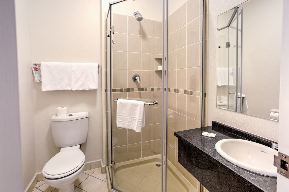 Road Lodge Rustenburg Bagian luar foto