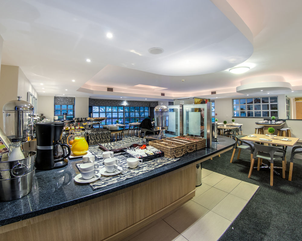 Road Lodge Rustenburg Bagian luar foto