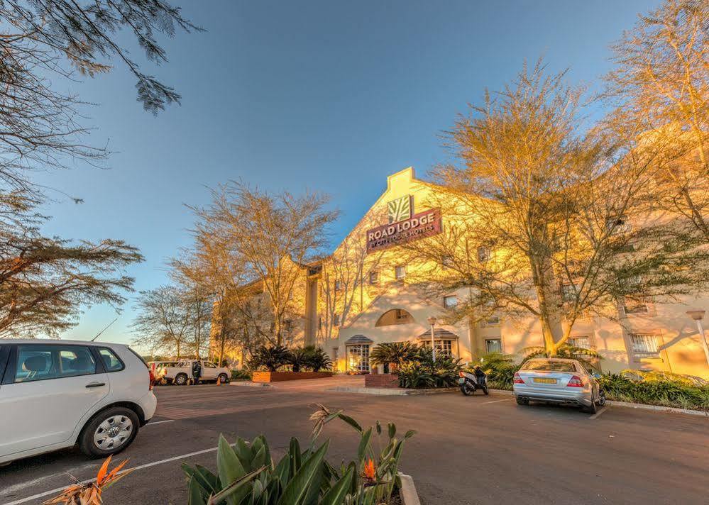 Road Lodge Rustenburg Bagian luar foto
