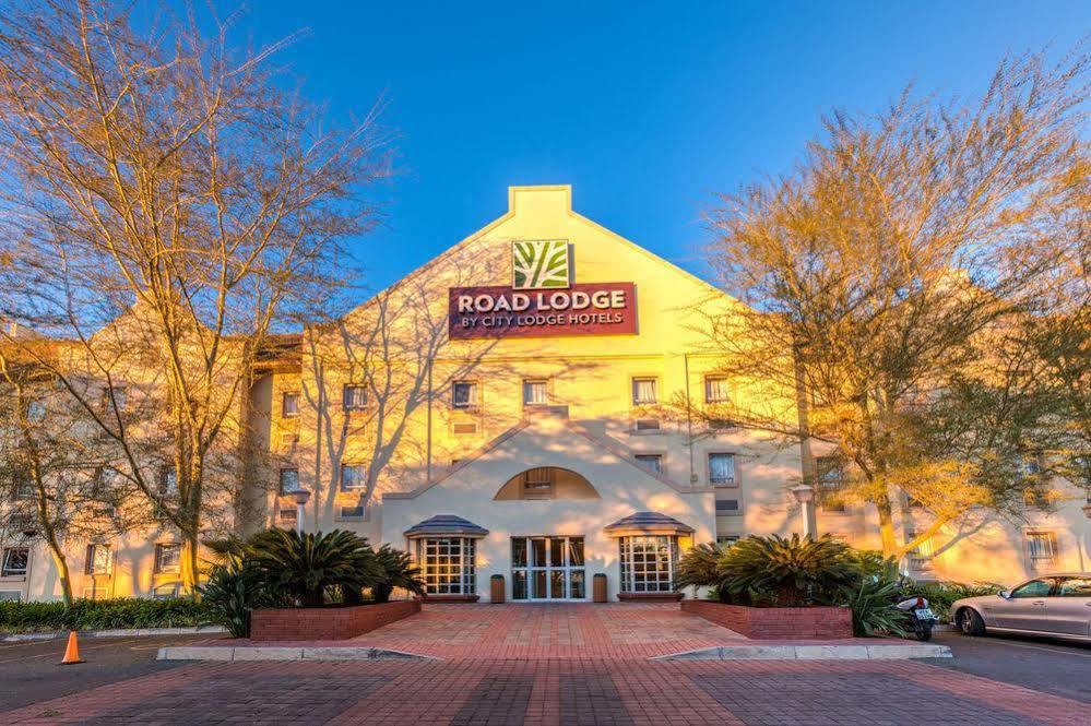 Road Lodge Rustenburg Bagian luar foto