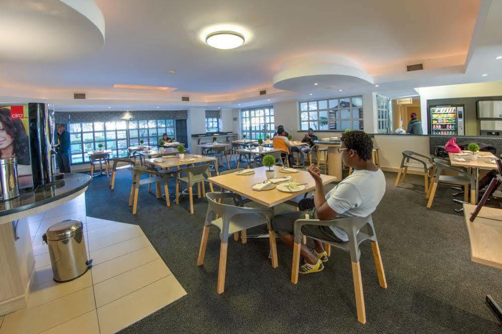 Road Lodge Rustenburg Bagian luar foto